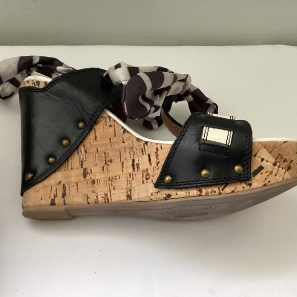 Miss Sixty White & Black Leather T Strap Ankle Wrap Studded Open Toe Wedge - Picture 11 of 11